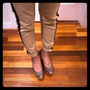 Stuart Weizmann leather wedges shinny grey, 5.5,